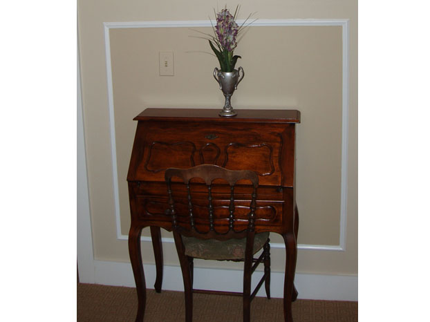 Small Scale Secretary